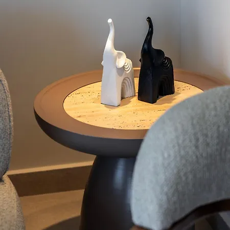 Aigiali Essence Nyaraló *