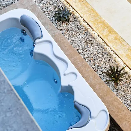 Aigiali Essence Archangelos (Rhodes)