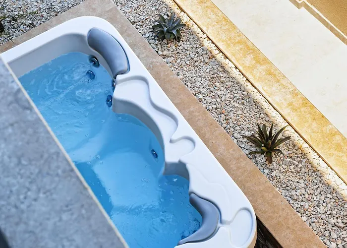 Aigiali Essence Archangelos (Rhodes)