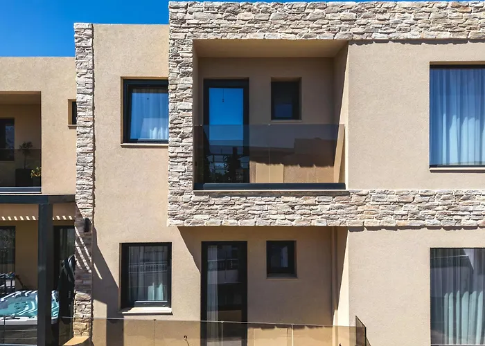 Aigiali Essence بيت للعطل