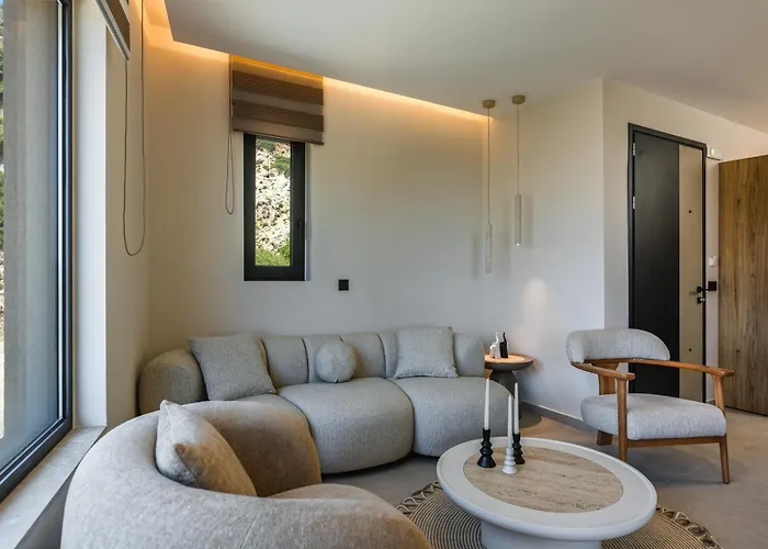 بيت للعطل Aigiali Essence *