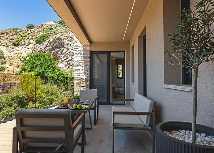 بيت للعطل Aigiali Essence