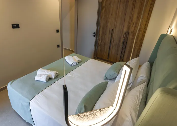 Aigiali Essence أرخانجلوس