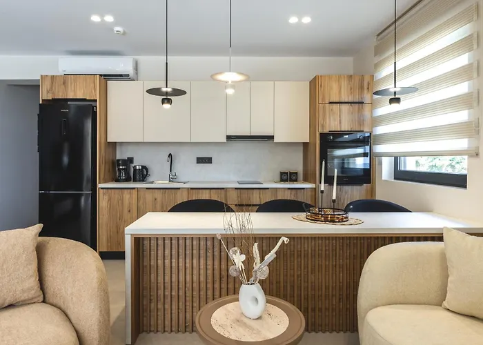 بيت للعطل Aigiali Essence