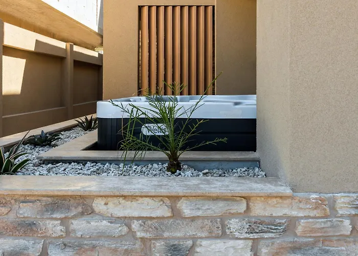 Aigiali Essence بيت للعطل *